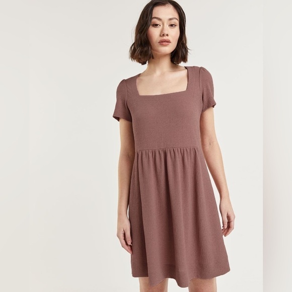 Reitmans Dresses & Skirts - Reitmans Square Neck Swing Dress